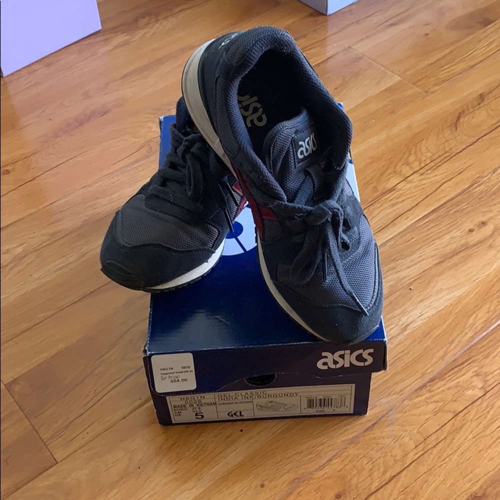 ASICS GEL-CLASSIC. INDIA INK/ BURGUNDY